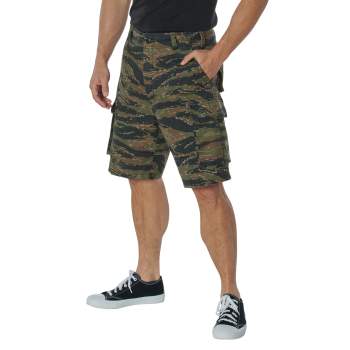 L- Vintage Paratrooper Cargo Shorts